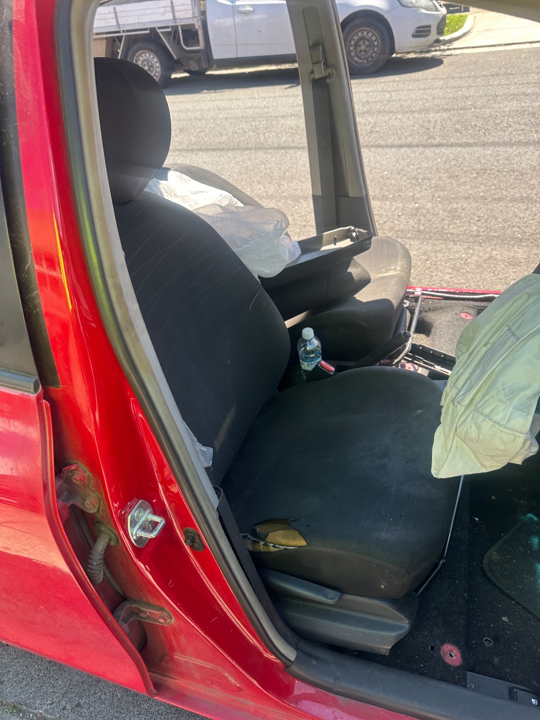 Wrecking Toyota yaris 2007 only for parts, photo 6