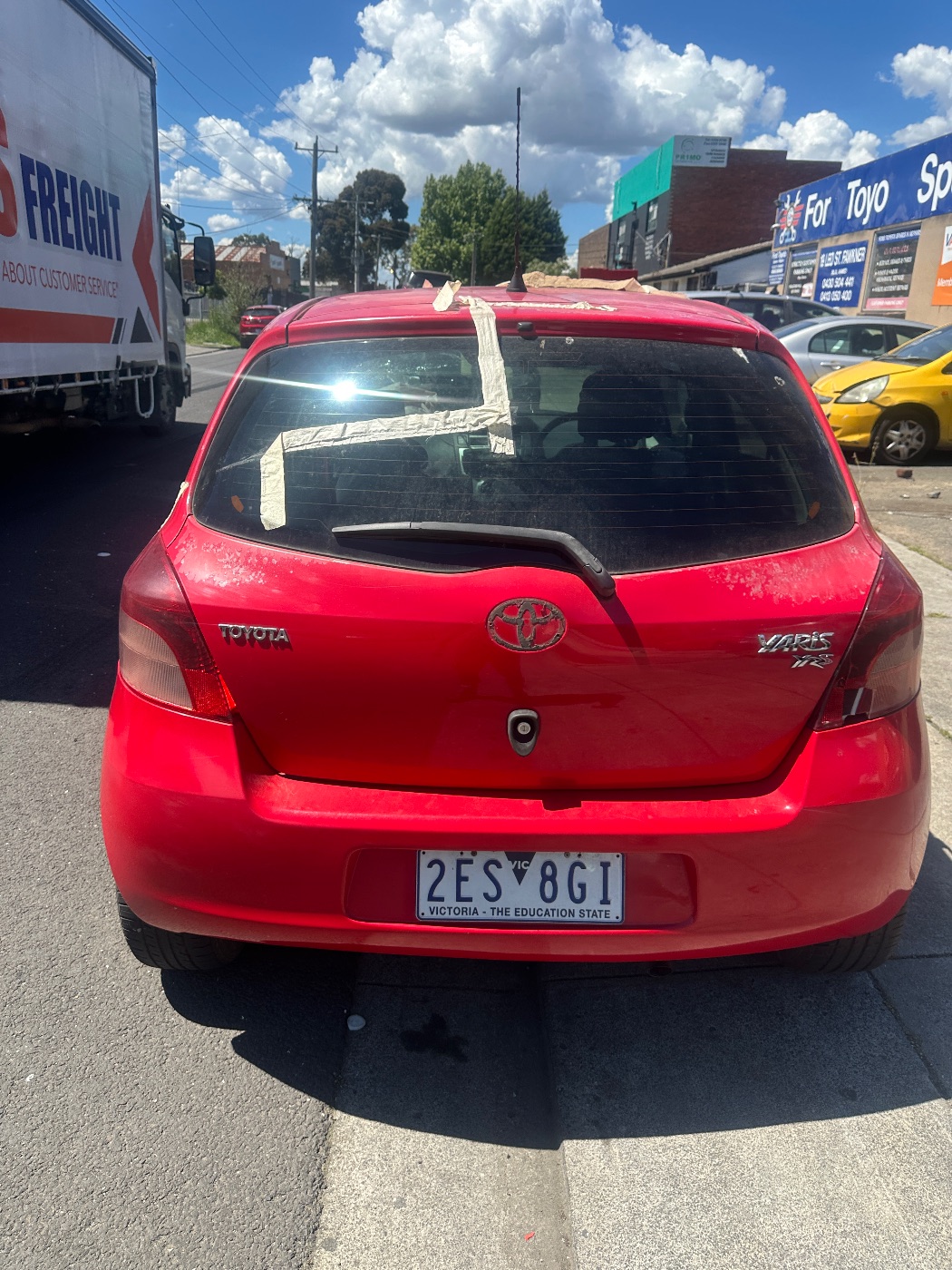 Wrecking Toyota yaris 2007 only for parts, photo 4